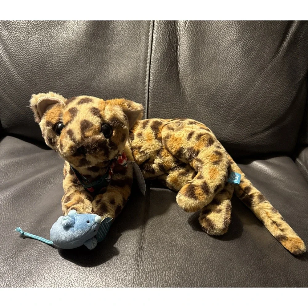 NWT Manhattan Toy Loki Leopard Stuffed Plush Cat Magnetic Front Paws & Mouse Toy